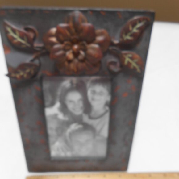 VTG HOLLAND BOONE POLISHED PEWTER LEAD FREE PICTURE FRAME HOLDS 4X6" PHOTO GLASS - Picture 3 of 12